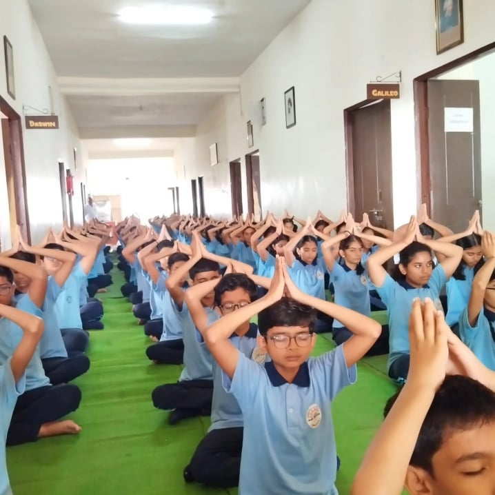 yoga-3-24.jpeg-718x718